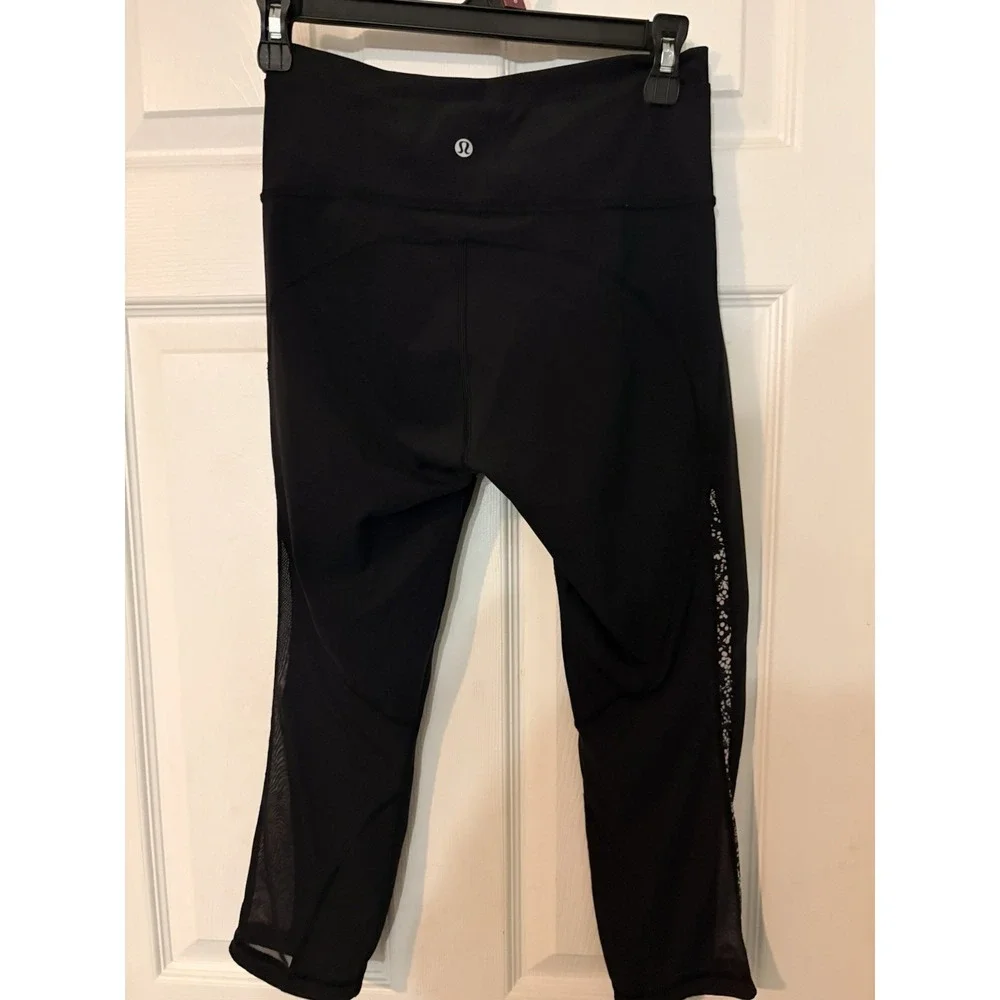 Lululemon‎ Athletica Black White M Cropped Mesh Leggings Women's Activewear